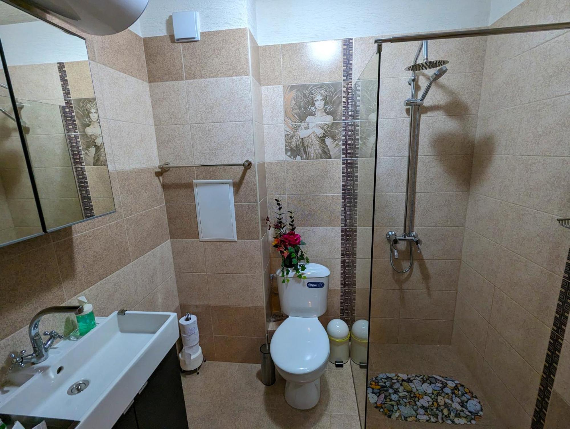 Business And Leisure Apartments In Mladost 2 With Free Garage Sofia Exterior photo